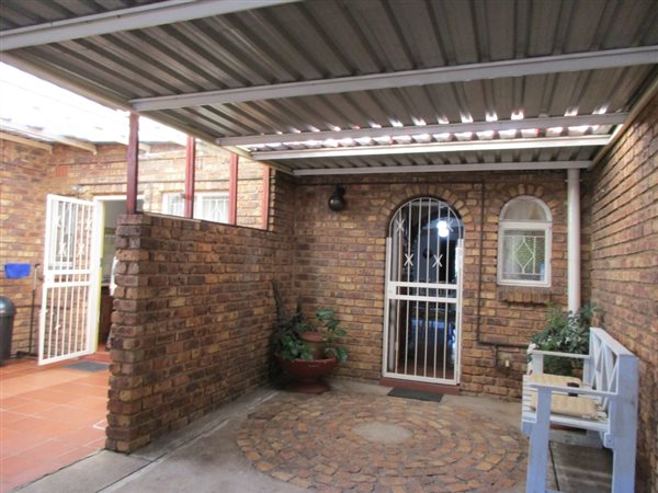 3 Bedroom Townhouse 3 Bedroom Townhouse