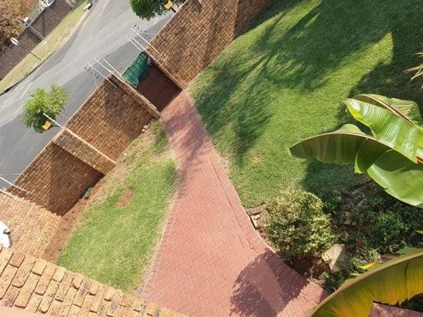 3 Bedroom Duplex 3 Bedroom Duplex