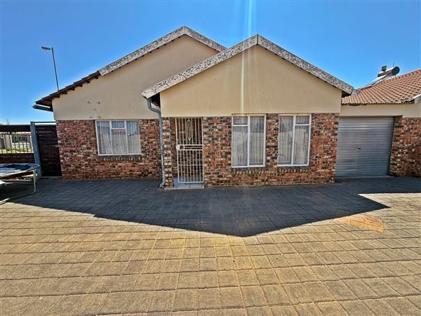 2 Bedroom House 2 Bedroom House