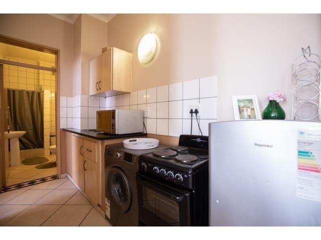 1 Bed Flat in Pretoria Central photo number 5