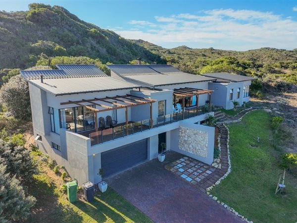 4 Bedroom House 4 Bedroom House