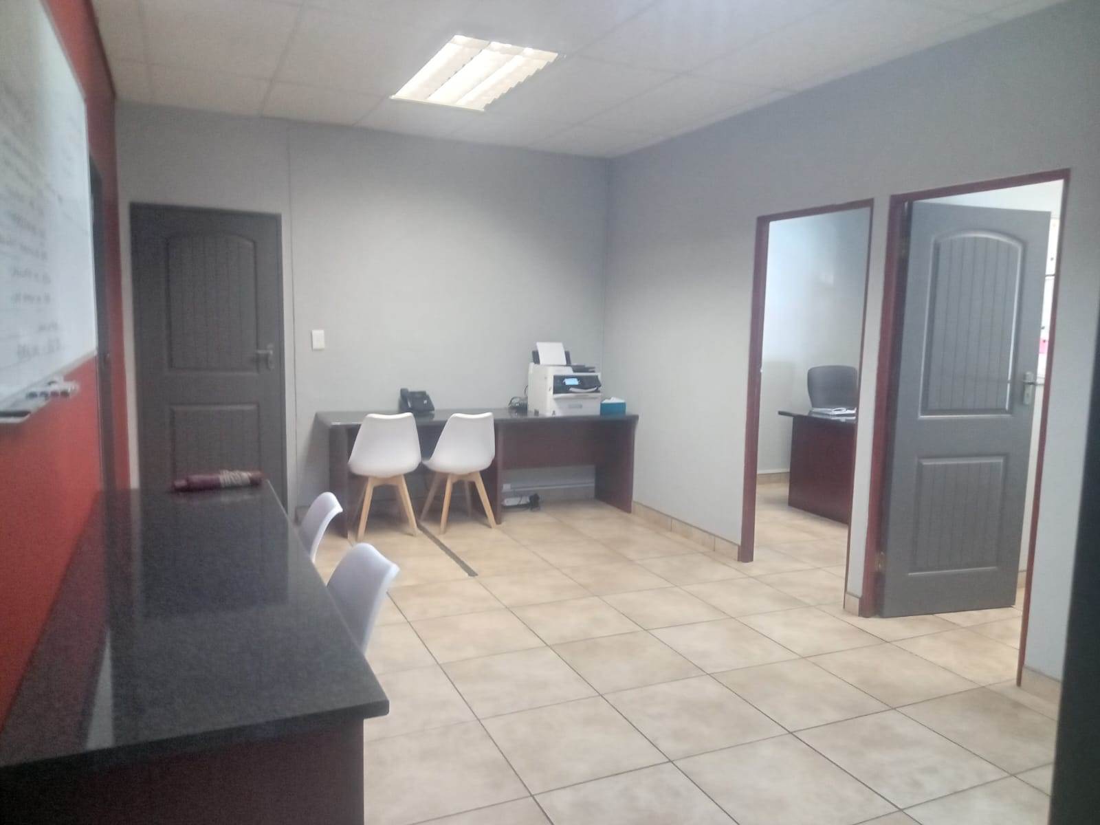 284  m² Commercial space in Protea Park photo number 3