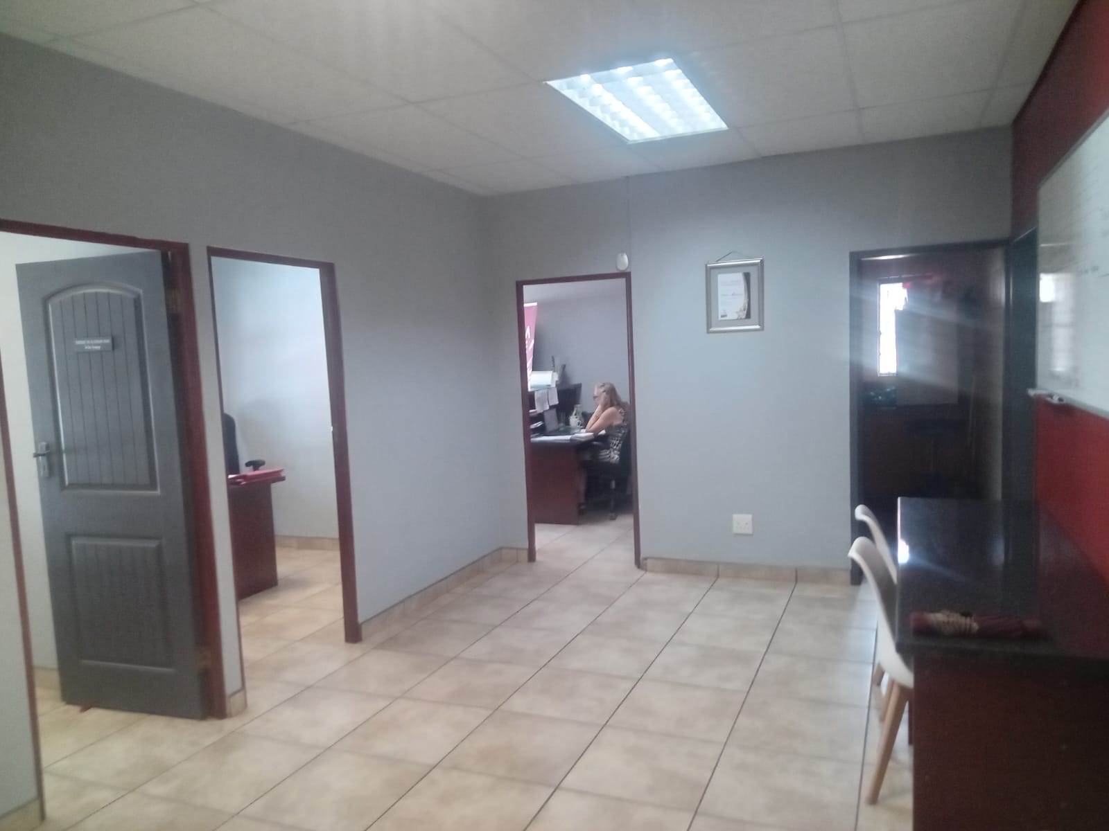 284  m² Commercial space in Protea Park photo number 5
