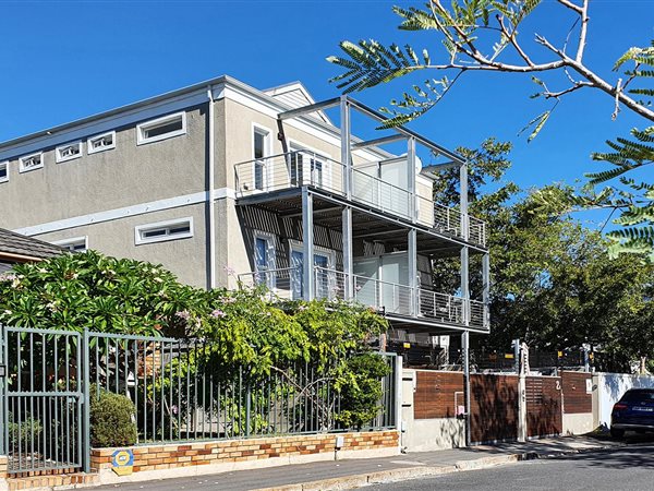 4 Bed House in Claremont