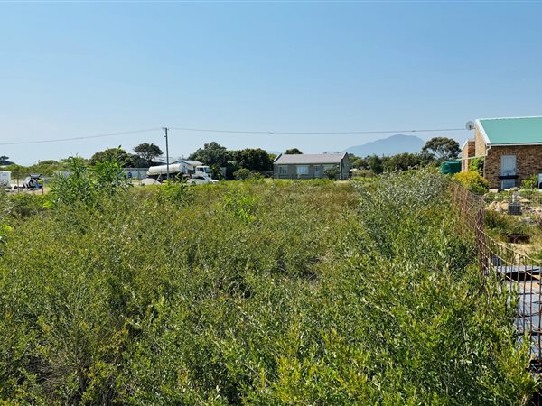 1 487 m² Land