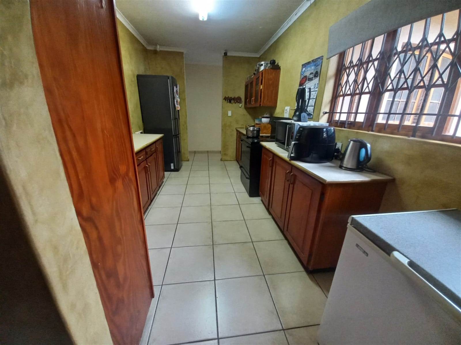 4 Bed House in Nyala Park photo number 4