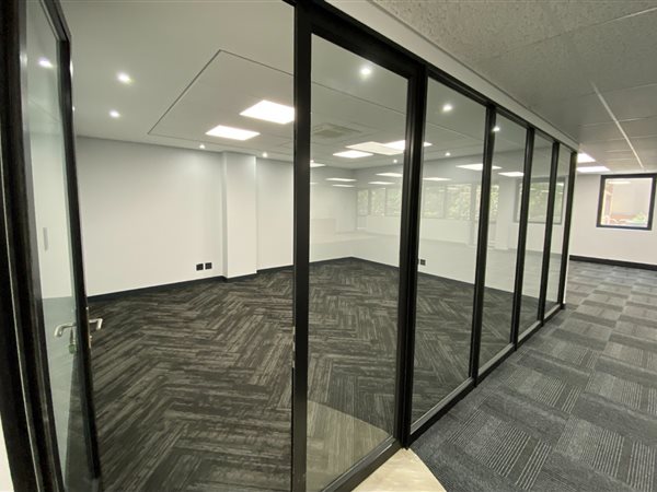 393  m² Commercial space