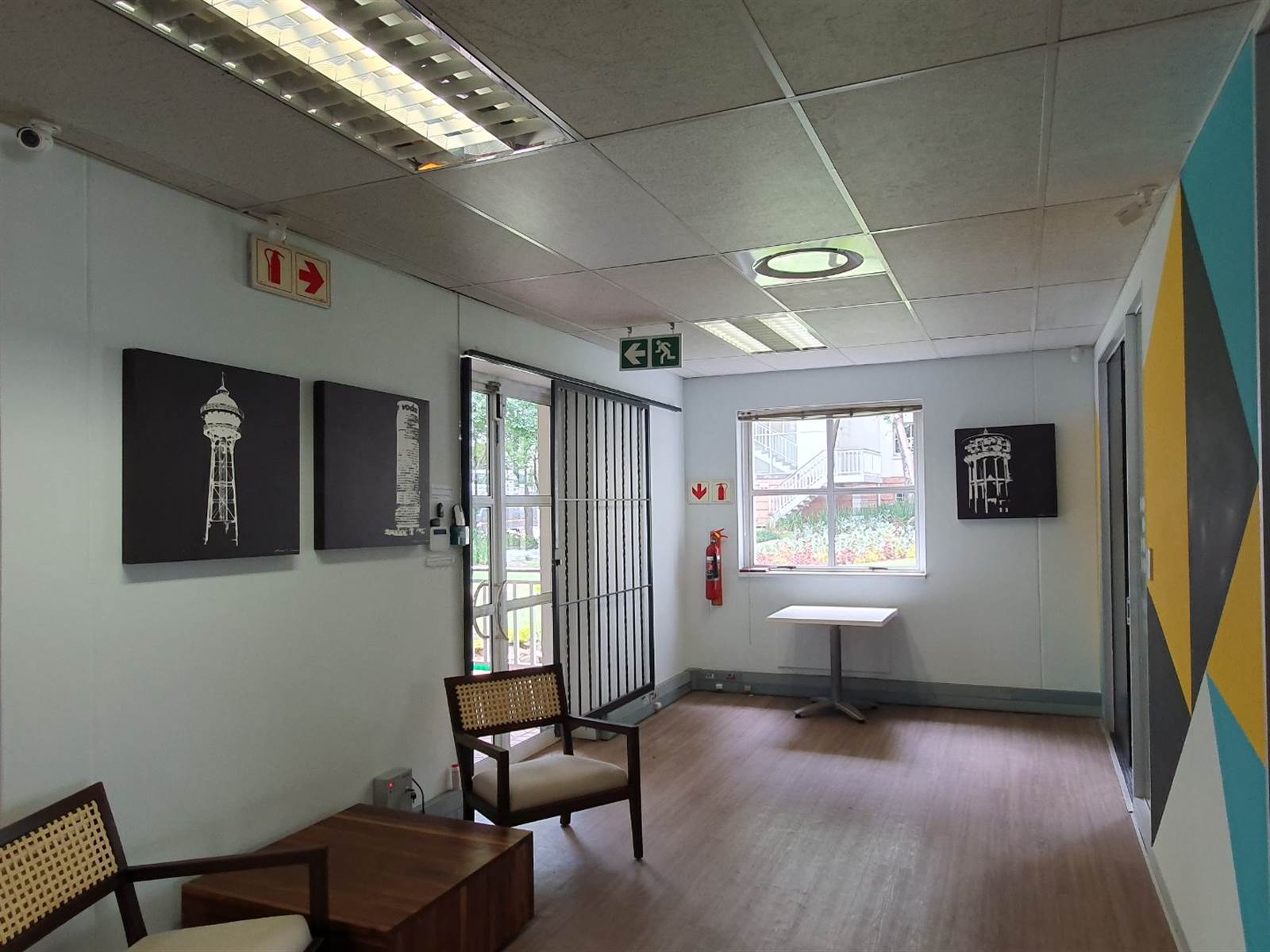 329  m² Commercial space in Bryanston photo number 1