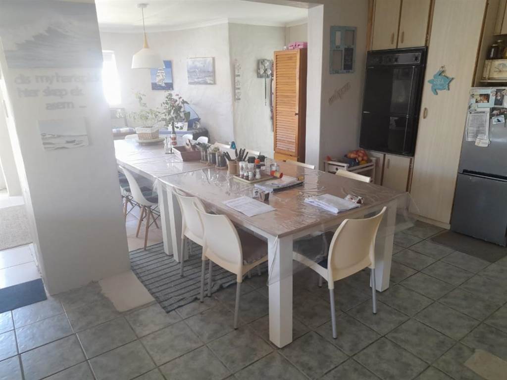4 Bed House in Gansbaai and surrounds photo number 19