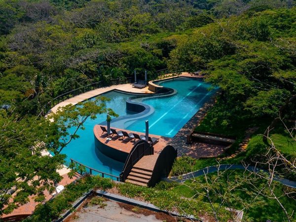 1 243 m² Land