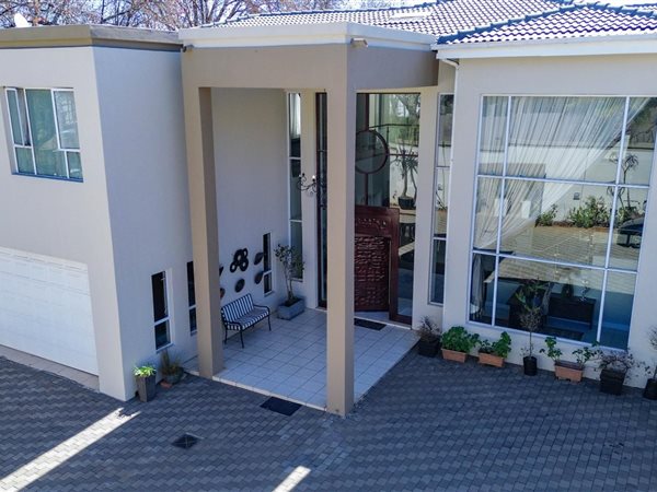 7 Bedroom House 7 Bedroom House