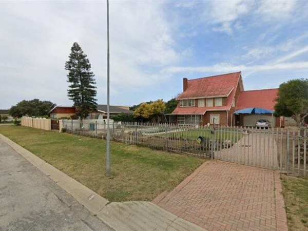 4 Bedroom House 4 Bedroom House