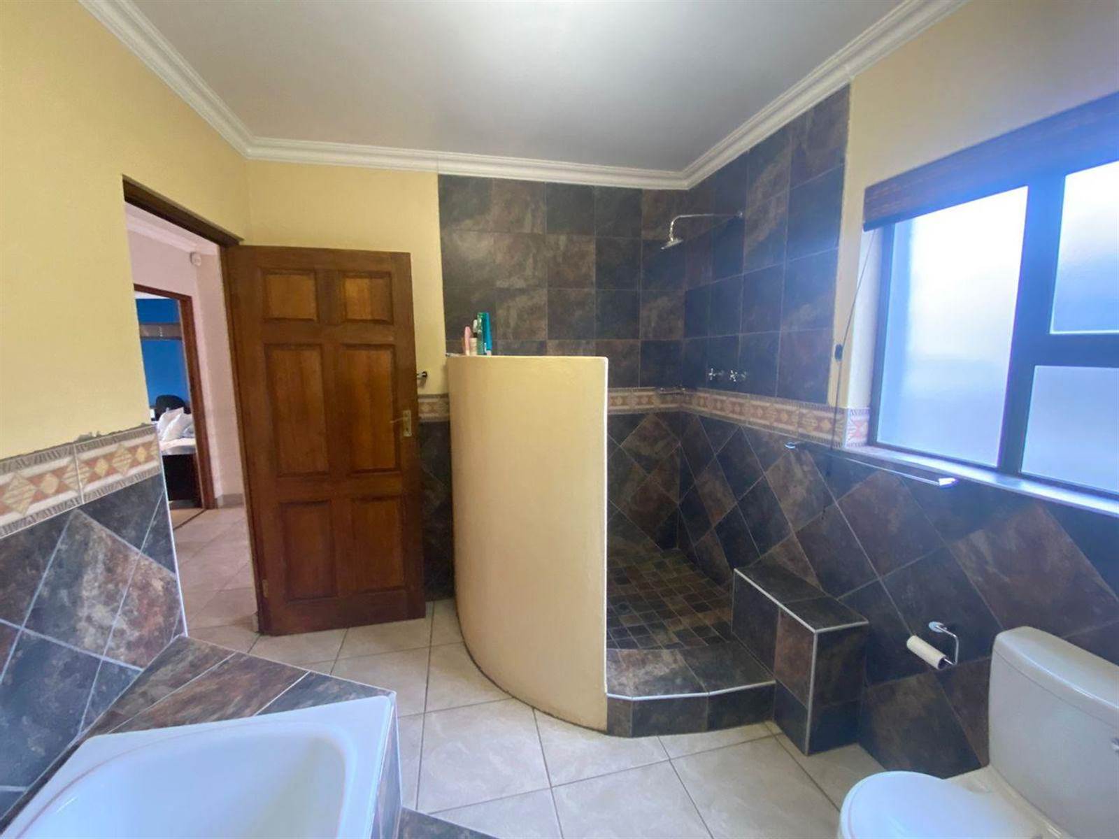 4 Bed House in Vaalview photo number 14