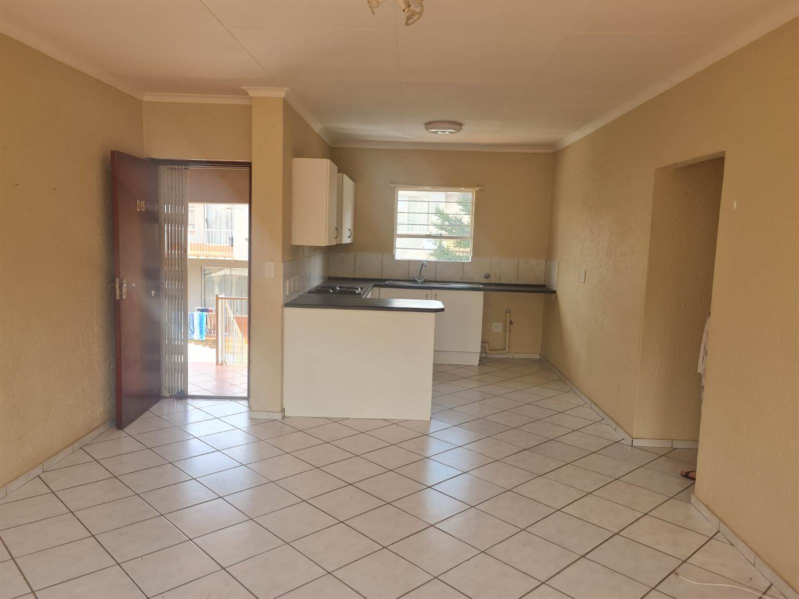 2 Bed Apartment in Grobler Park photo number 9