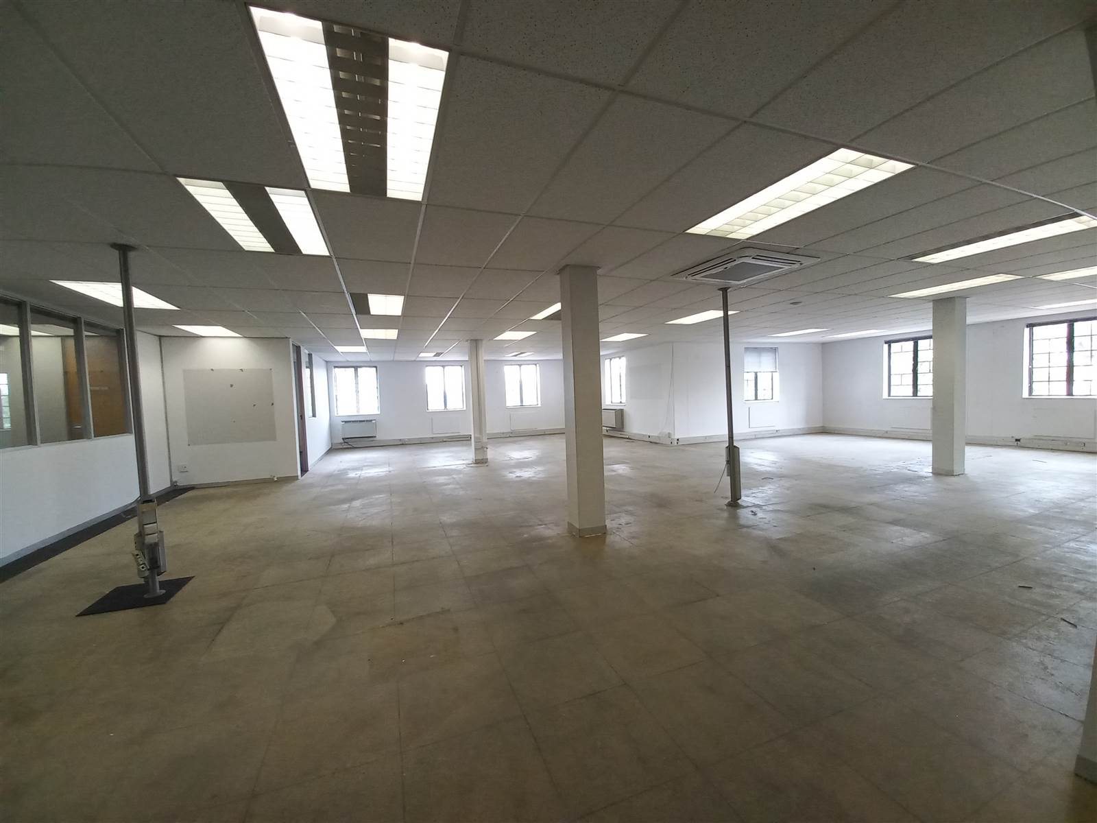 432  m² Commercial space in Tyger Valley photo number 11