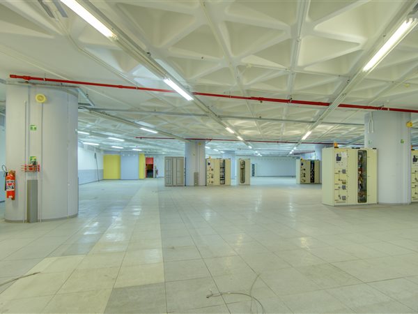 2207  m² Commercial space