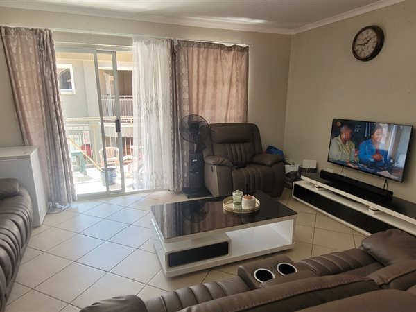2 Bed Apartment in Crystal Park