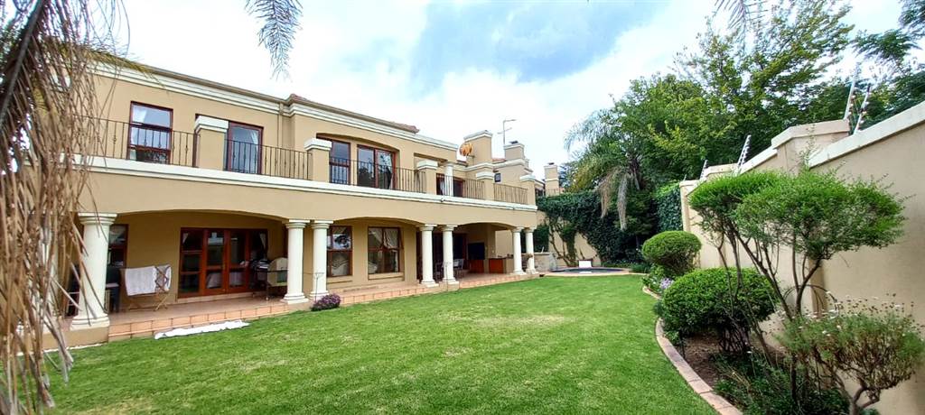 5 Bed Cluster in Lonehill photo number 1