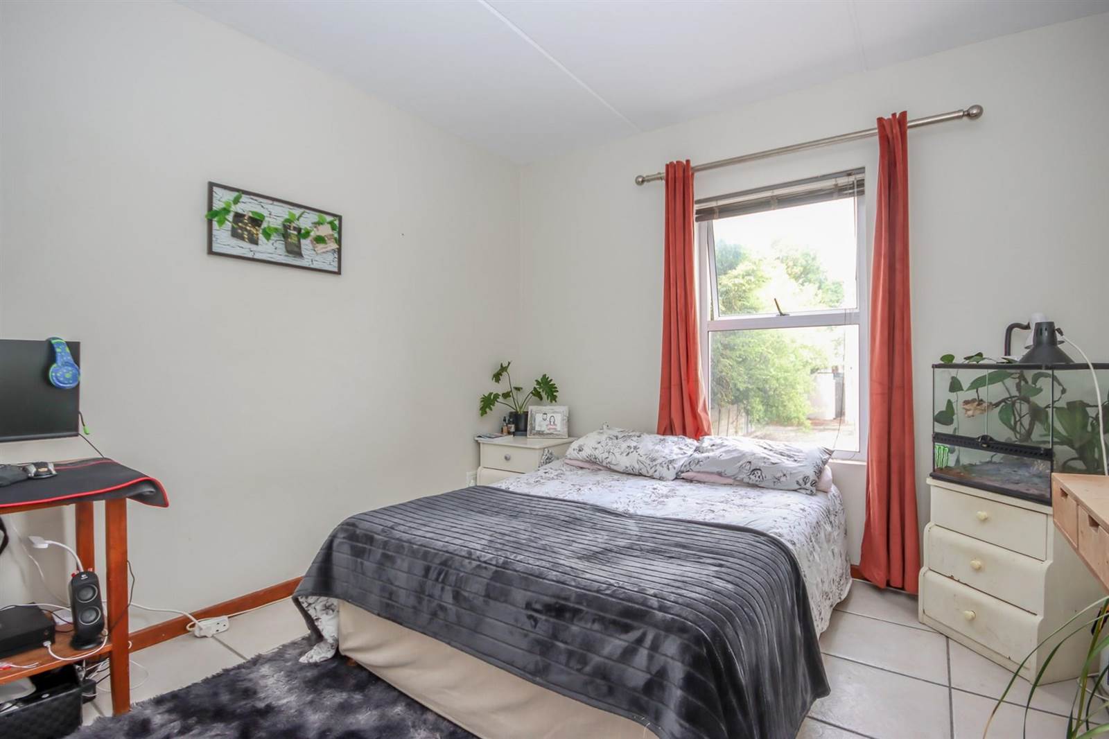 1 Bed Apartment in Paarl photo number 3