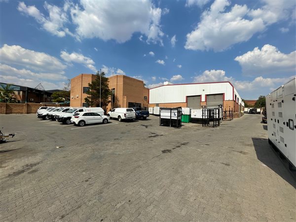 1 747  m² Industrial space