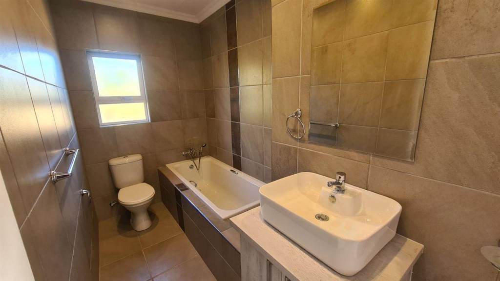 3 Bed Apartment in Secunda photo number 17