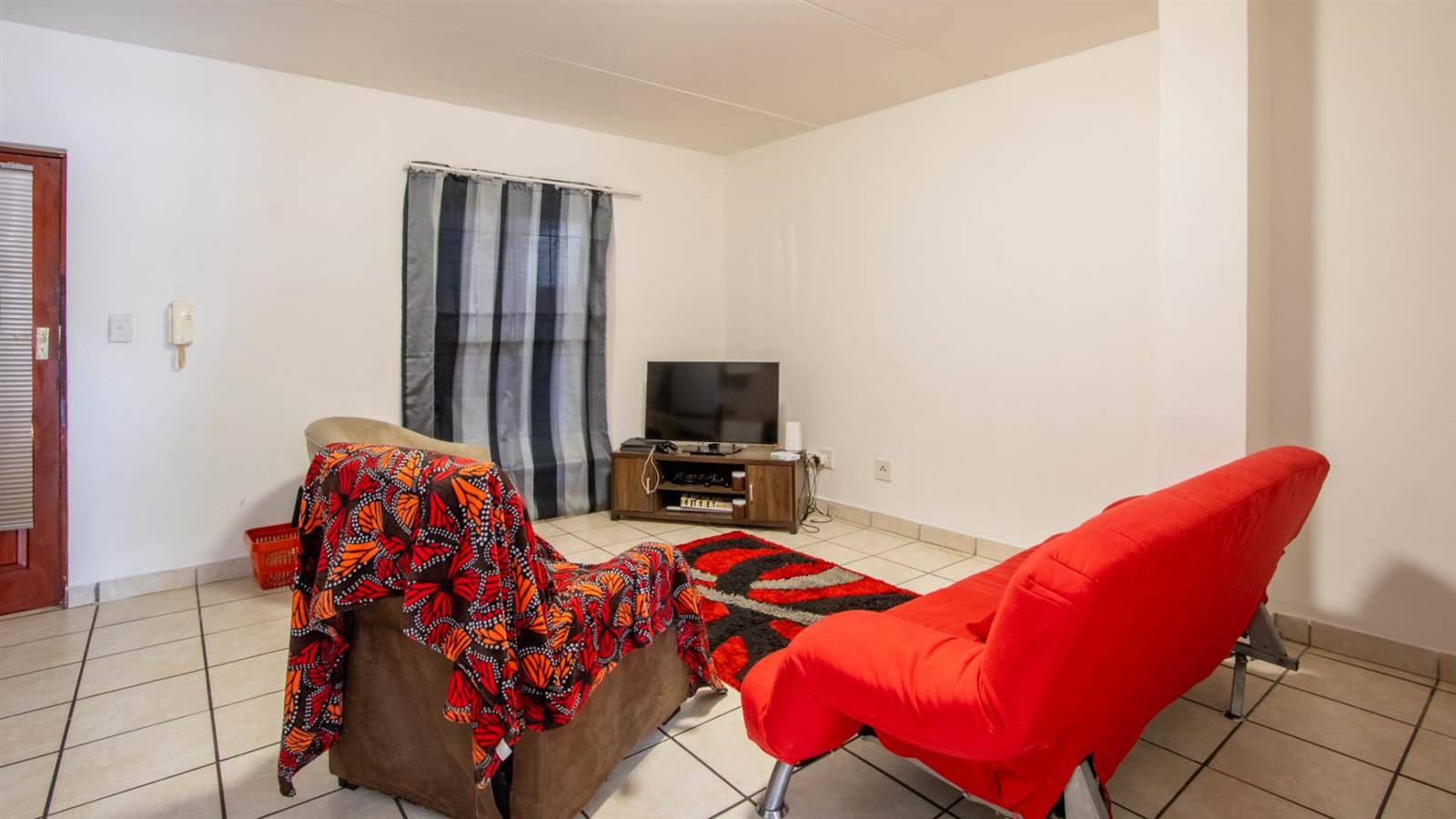1 Bed Apartment in Paarl Central East photo number 5