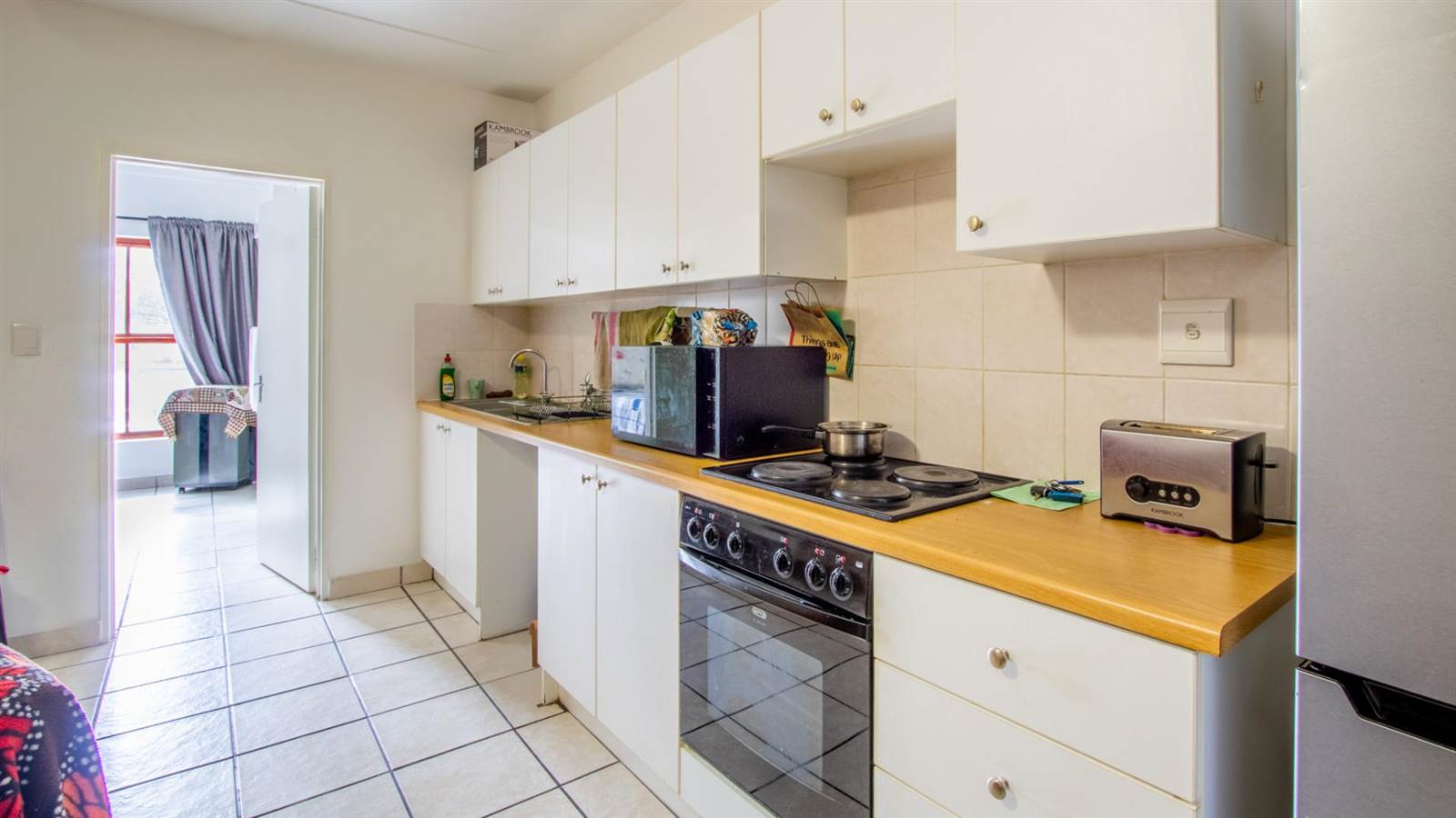 1 Bed Apartment in Paarl Central East photo number 3