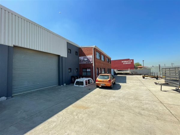 220  m² Industrial space