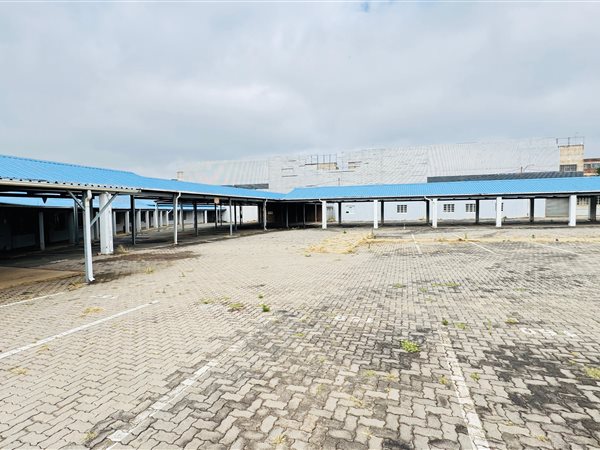 12 385  m² Industrial space