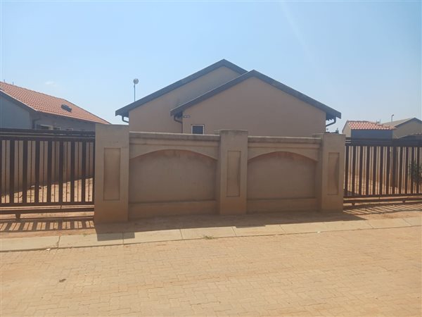 4 Bed House in Daveyton