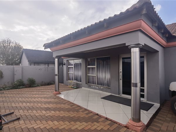 3 Bed House in Daveyton