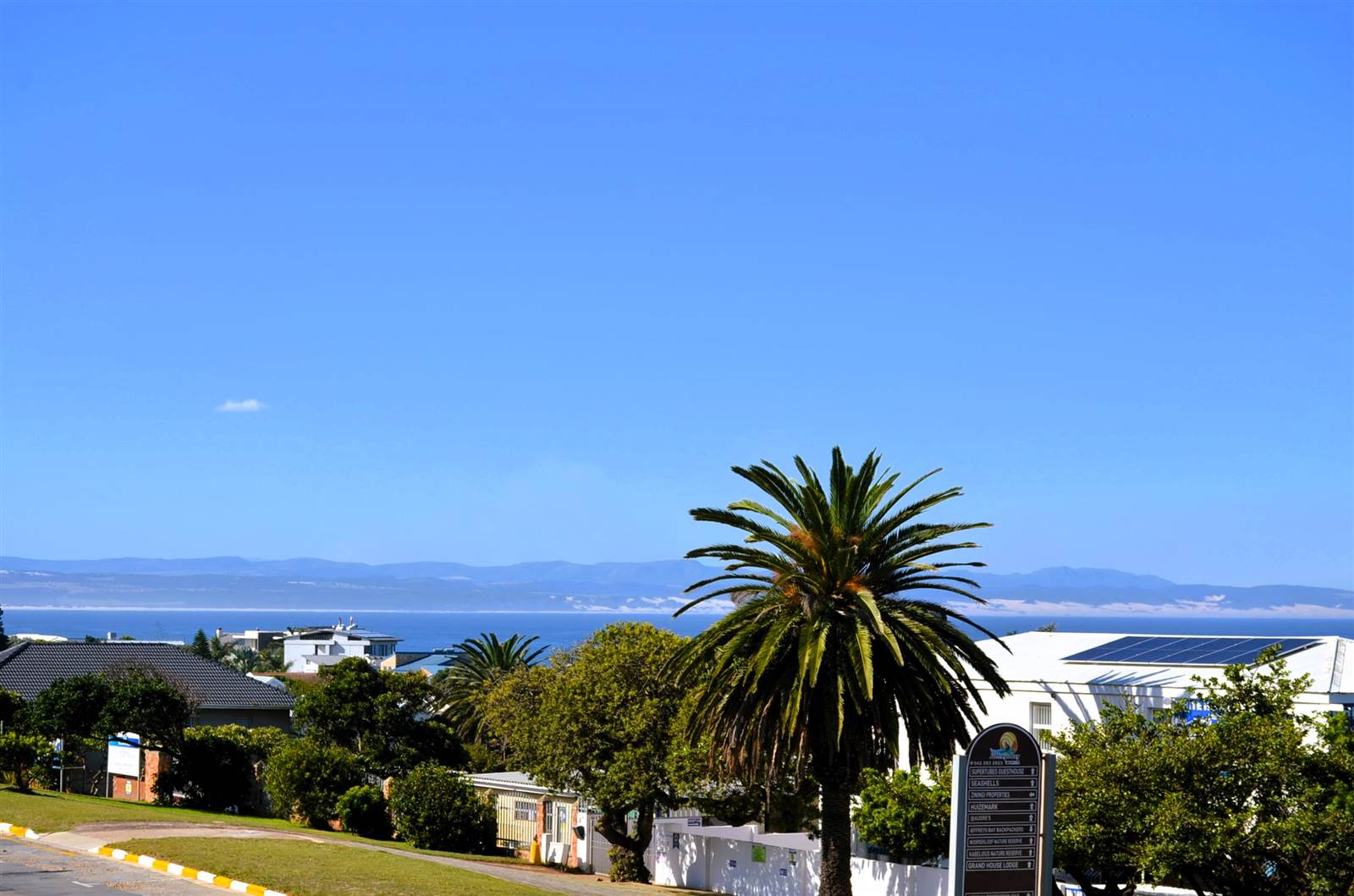2 Bed Apartment in Jeffreys Bay photo number 17