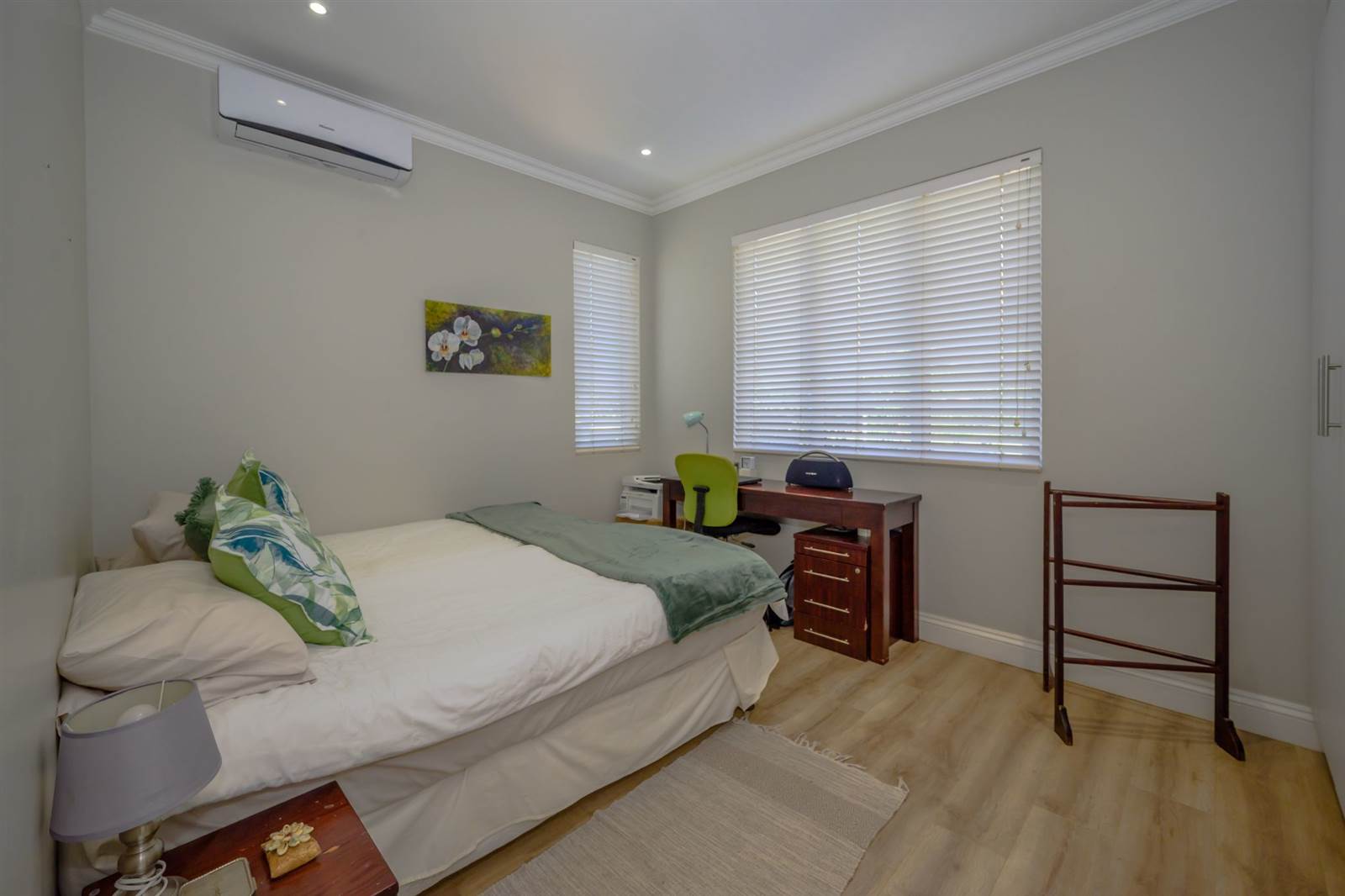 2 Bed Apartment in Mt Edgecombe photo number 9