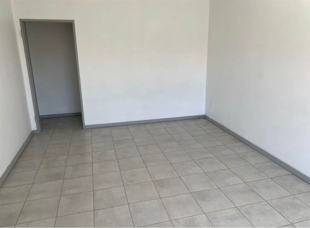 2 Bed Apartment in Rietfontein photo number 12