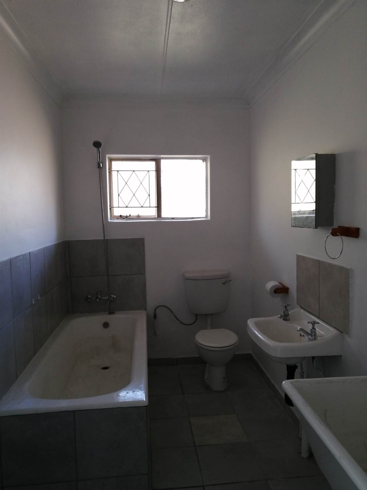 2 Bed Apartment in Rietfontein photo number 3
