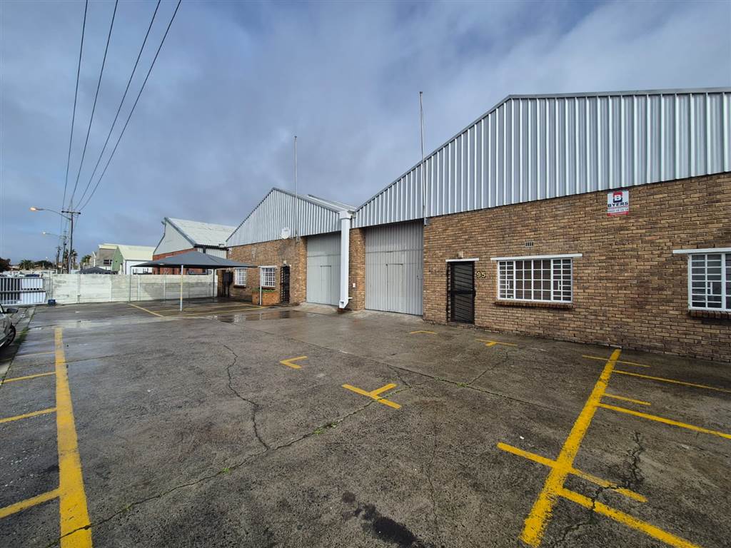1 098 m² Industrial space 1 098 m² Industrial space