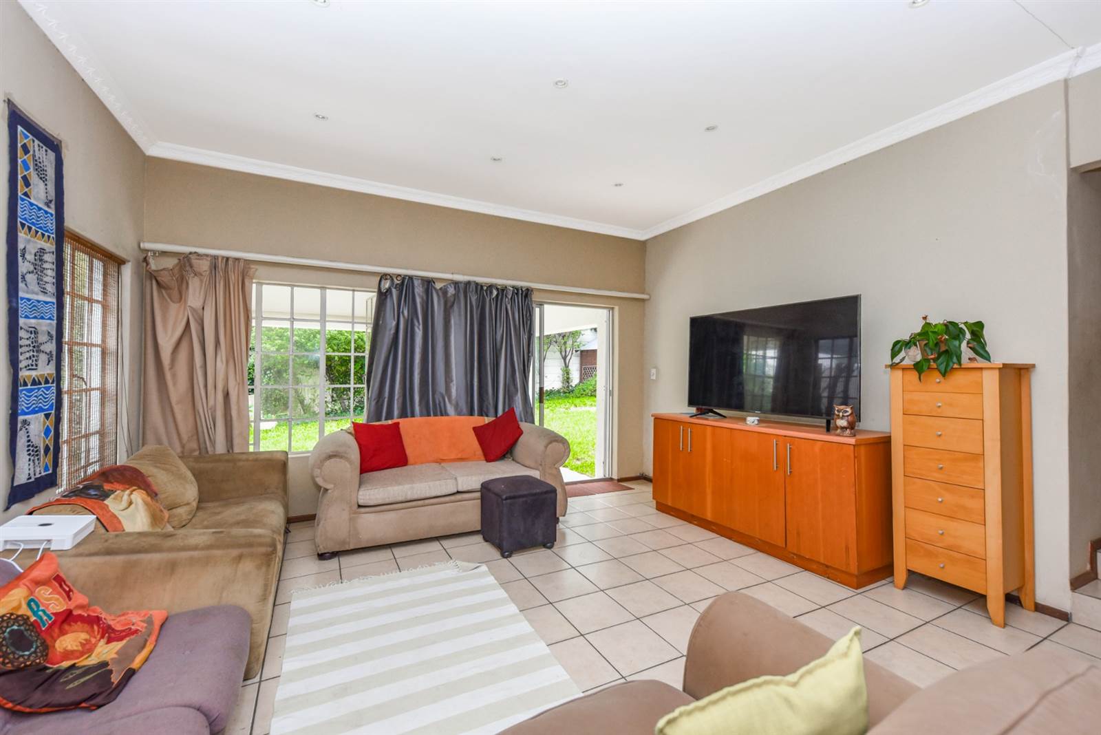 3 Bed Townhouse in Craighall Park photo number 3