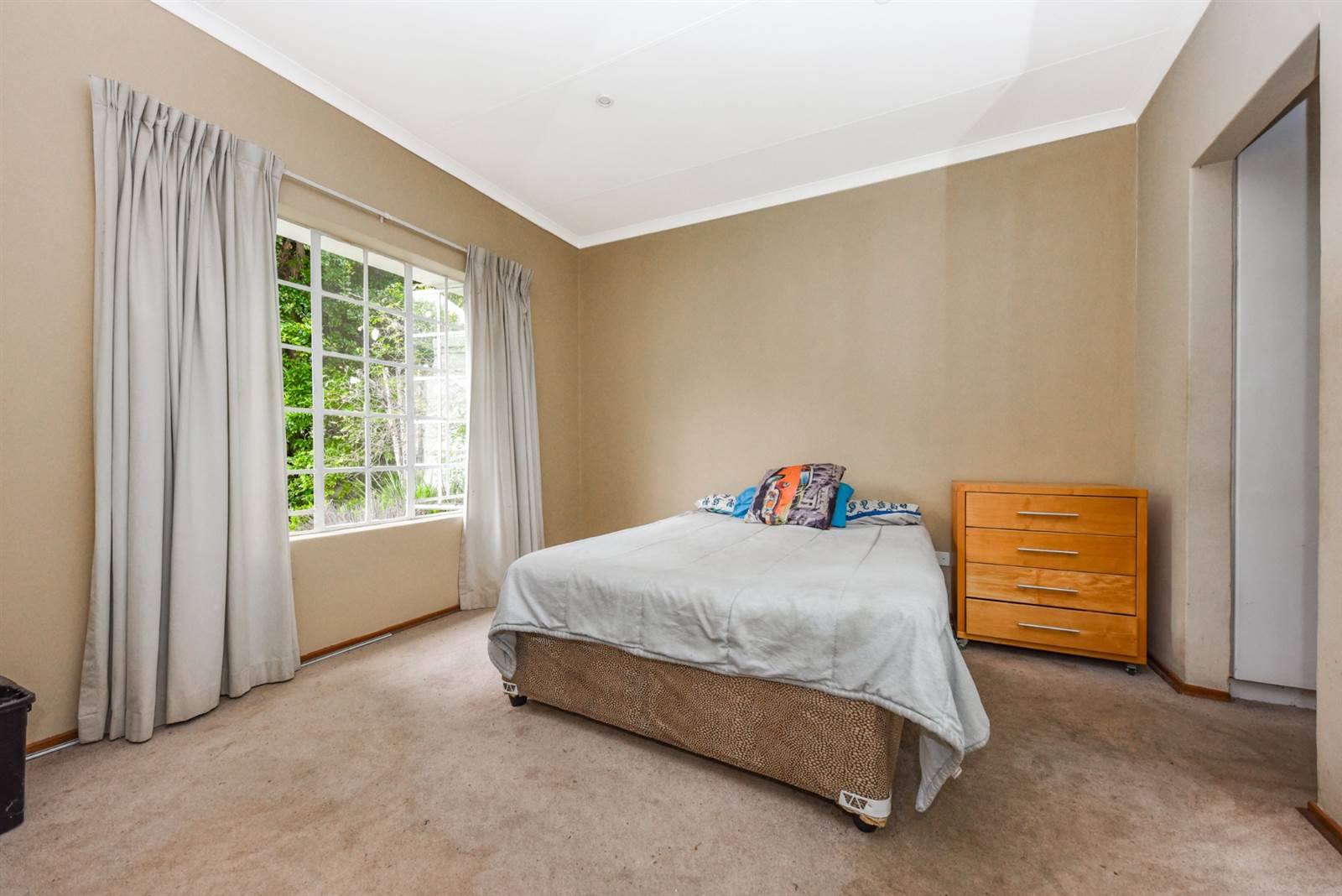 3 Bed Townhouse in Craighall Park photo number 11