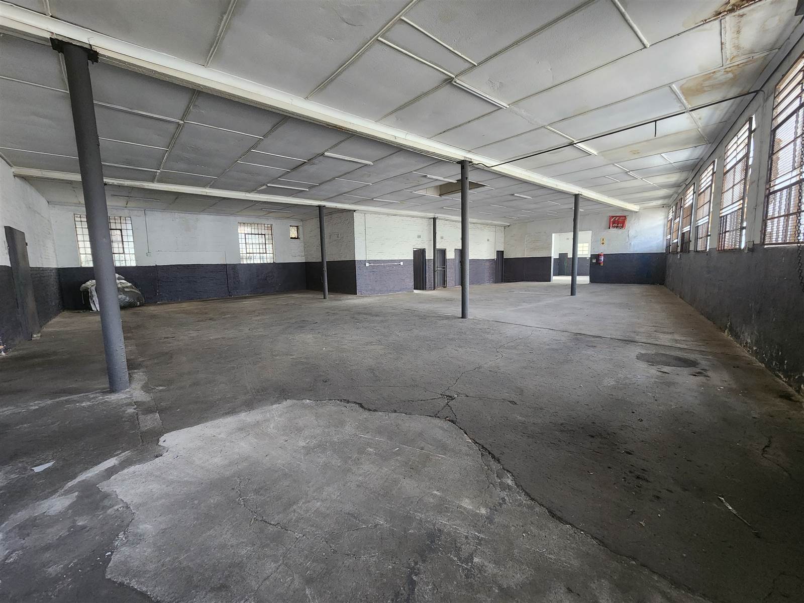600  m² Industrial space in Wychwood photo number 4