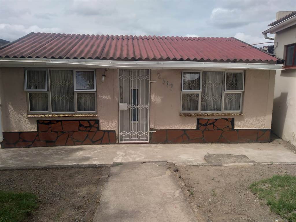 6 Bed House in Mdantsane photo number 12