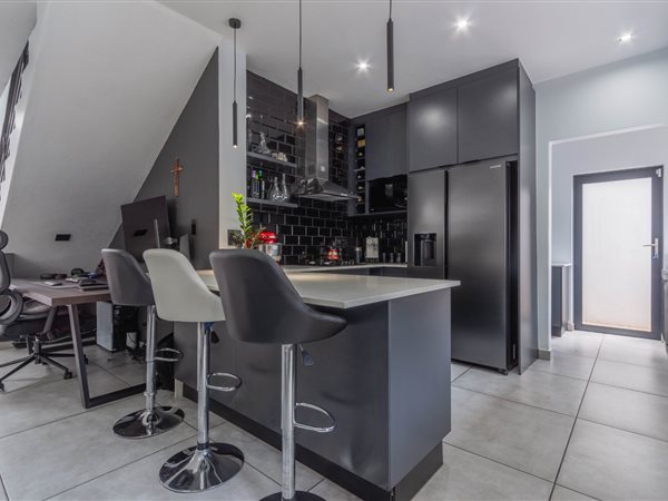 3 Bedroom Townhouse 3 Bedroom Townhouse