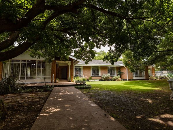 4 Bedroom House 4 Bedroom House