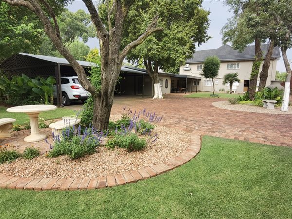 9 Bed House in Potchefstroom Central