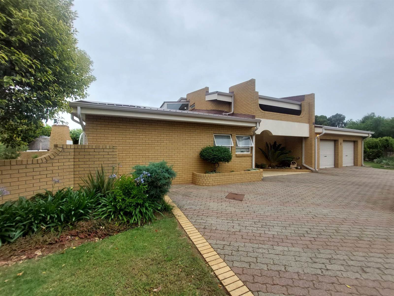 4 Bed House in Panorama photo number 2