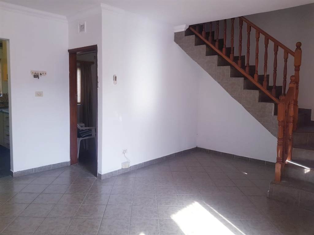 3 Bed Townhouse in Tongaat Central photo number 3