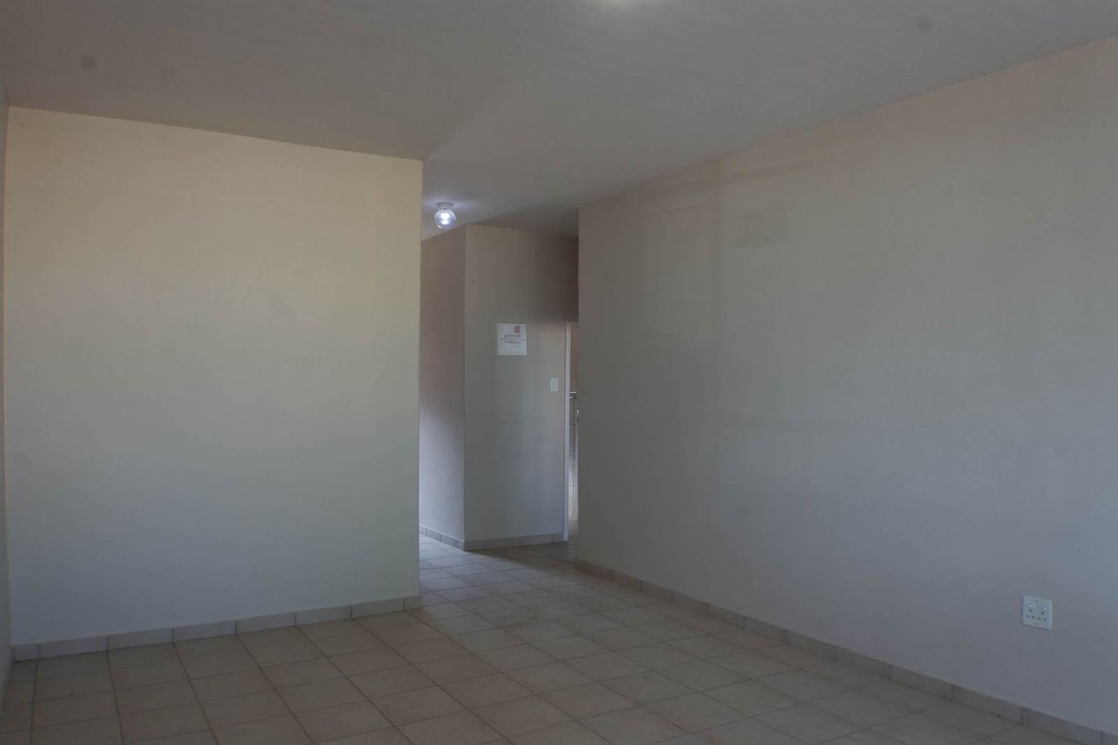 2 Bed Apartment in Potchefstroom Central photo number 9