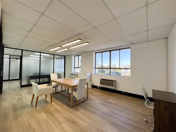 407  m² Office Space