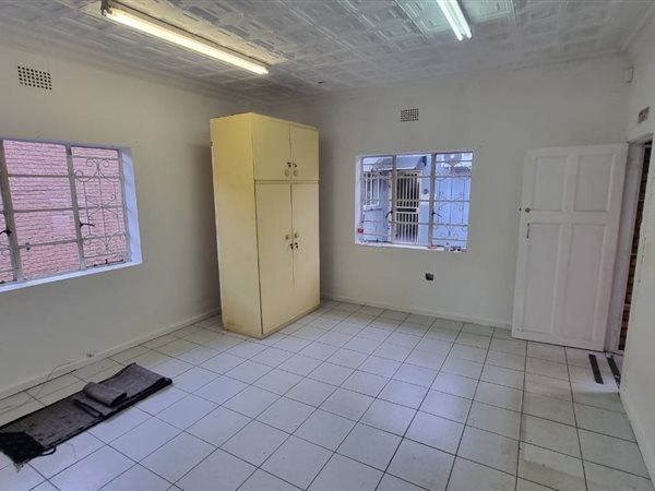 380 m² Land 380 m² Land