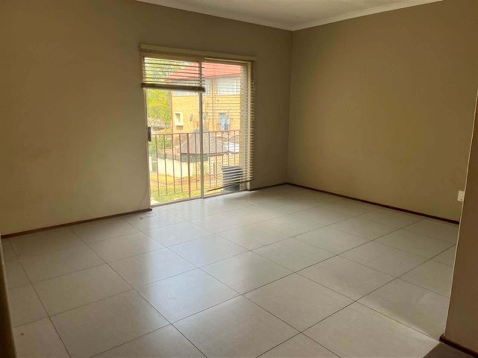 2 Bed Apartment in Secunda photo number 4