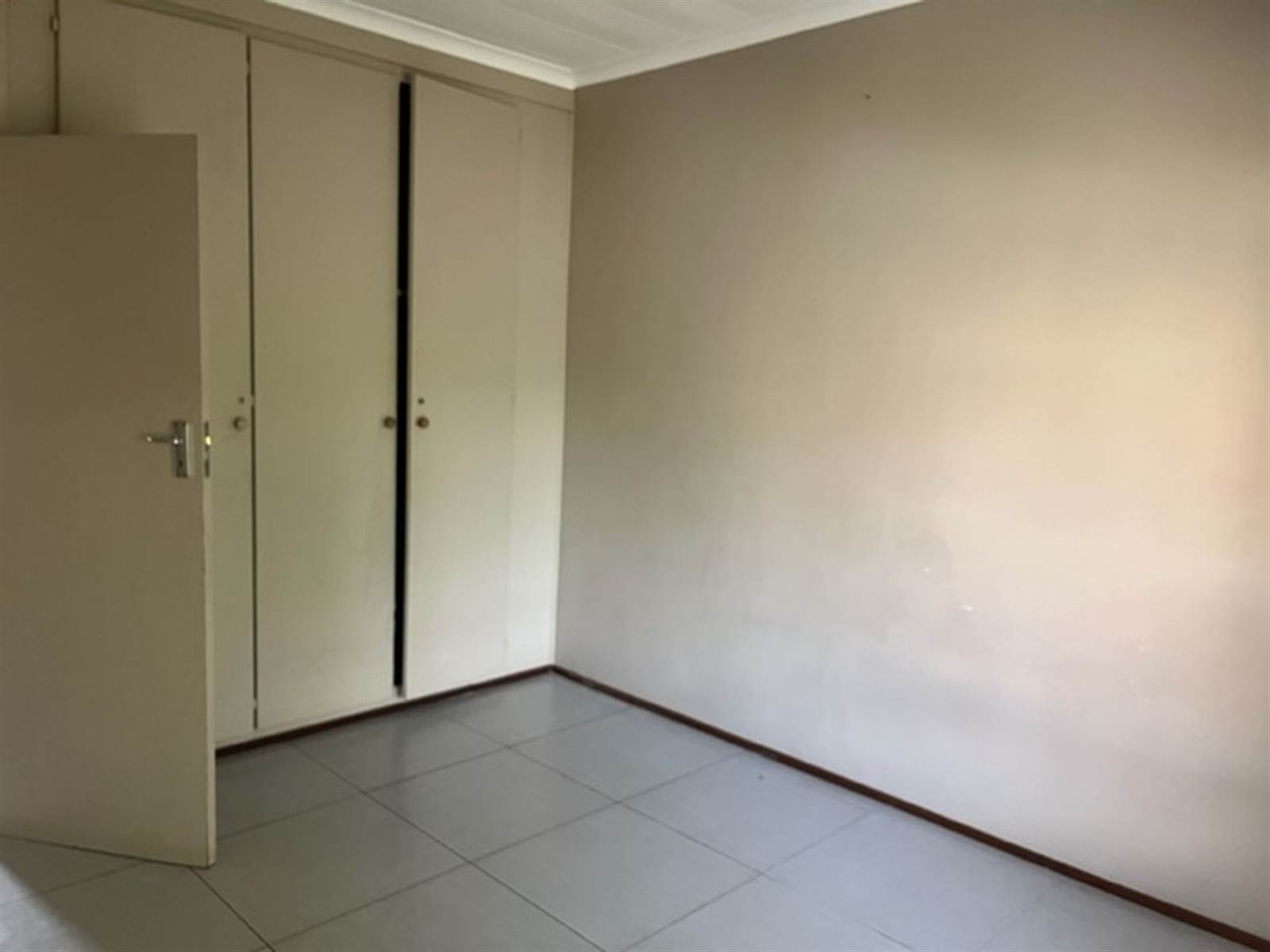 2 Bed Apartment in Secunda photo number 9